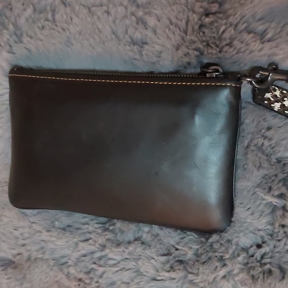 SOLD🥰 Coach 1941 exotic 21 wristlet wallet  in smooth glovetanned 🖤🩶🤍🩷 - Picture 7 of 15